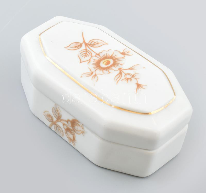 Hollóházi porcelán bonbonier, jelzett, kopásnyomokkal, 4,5x8cm