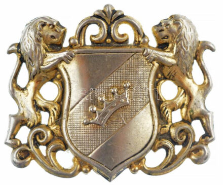 DN Nemesi címert ábrázoló(?) fém kitűző (46x37mm) T:2