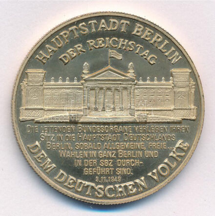 Németország DN 'Hauptstadt Berlin - Der Reichstag' kétoldalas, aranyozott fém emlékérem (40mm) T:1 Germany ND 'Hauptstadt Berlin - Der Reichstag' two-sided, gilt metal medallion (40mm) C:UNC