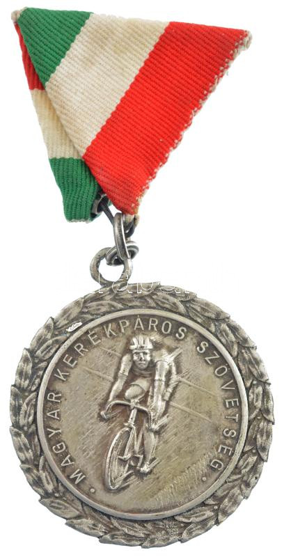 1948. 'Balkáni és közép-európai bajnokság 4000m csapatbajnoka - 1948. VI. 18-19. - Budapest / Magyar Kerékpáros Szövetség' fém díjérem mellszalagon (50mm) T:1- / Hungary 1948. 'Balkan and Central European Championship 4000m team
