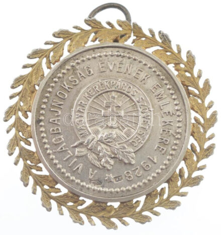 1928. 'A Világbajnokság évének emlékére - Magyar Kerékpáros Szövetség' kétoldalas, jelzett Ag kerékpáros díjérem füllel, 'HP' beütéssel és díszítménnyel (12,45g/0.800/39mm) T:1- / Hungary 1928. 'To commemorate the year of the