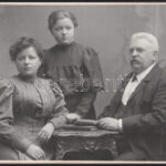 1906 Burián László és családja, kartonra ragasztott fotó, feliratozva, karton sérült, 9,5×13,5 cm - Image 2
