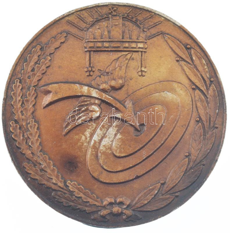 1944-1945. 'Mesterlövész jelvény rajfegyverek részére' Al jelvény hátoldalán rögzítőpánttal (44mm) T:1- patina, kis ü. / Hungary 1944-1945. 'Expert Rifleman's Badge (for Squad Members)' Al badge with fastening strap on the back