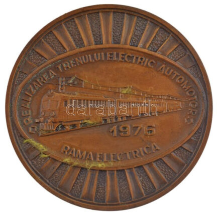 Románia 1976. 'Közlekedési Kutatási és Technológiai Tervezési Intézet / Rama Electrica - Az elektromos vonat megvalósítása 1976' bronz emlékérem eredeti tokban (60mm) T:1 patina Romania 1976. 'Transport Research and Technological