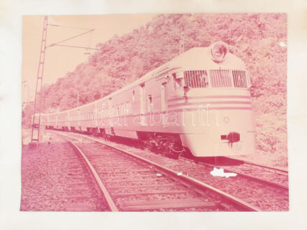cca 1960-1970 MÁV villamos- és dízelmozdony, 2 db nagyméretű fotó, papírlapra ragasztva (hátoldalukon MÁV épületek alaprajzai), kissé sérültek, 39x29 cm / Hungarian State Railways electric and diesel locomotives, 2 large-size vintage