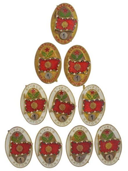 ~1970-1980. 'Élenjáró Katona - 1' zománcozott fém sapkajelvény, Magyar Néphadsereg (7db) + 'Kiváló Katona - 1' zománcozott fém sapkajelvény, Magyar Néphadsereg (3db) T:1-,2