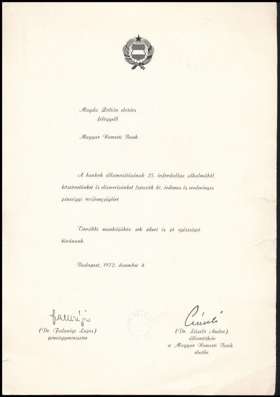 1972 Bp., A bankok államosításának 25. évfordulójára kiadott oklevél, gyűrődésekkel