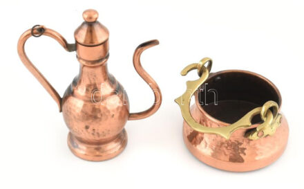 Izraeli réz mini üst és kanna, jó állapotban, m: 4,5 és 10,5 cm