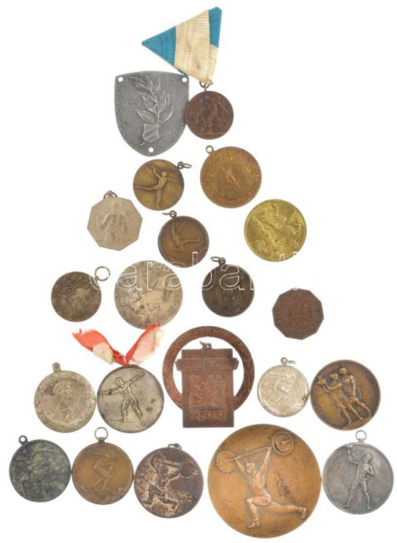 21db-os vegyes sport emlék-és díjérem tétel, közte Klaudinyi László (1904-1984) DN 'Postás Sportegyesület 1899' fém emlékérem T:2-3