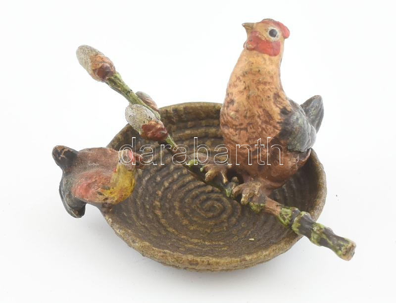 Jelzés nélkül: Tyúk. Hidegen festett bronz, m: 3,5 cm