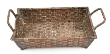 Ezüstözött alpakka, kenyeres kosár, jelzés nélkül, kopott, kicsit sérült, de használható. 31x17 cm