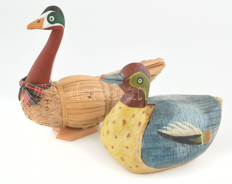 2db madár figura, faragott fa és gyékény, kézzel festett, m: 13-18 cm