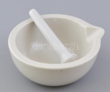 Patika mozsár, porcelán, kopásnyomokkal, d: 15 cm, h: 11 cm