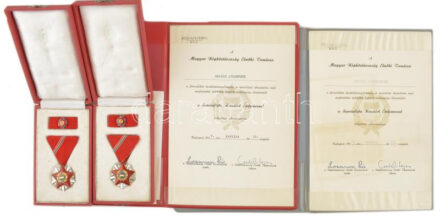 1966. 'Szocialista Hazáért Érdemrend' (2x) zománcozott bronz kitüntetések mellszalaggal, szalagsávval, és miniatűrrel, eredeti dísztokban, adományozói okirattal T:1-,2 patina NMK 711