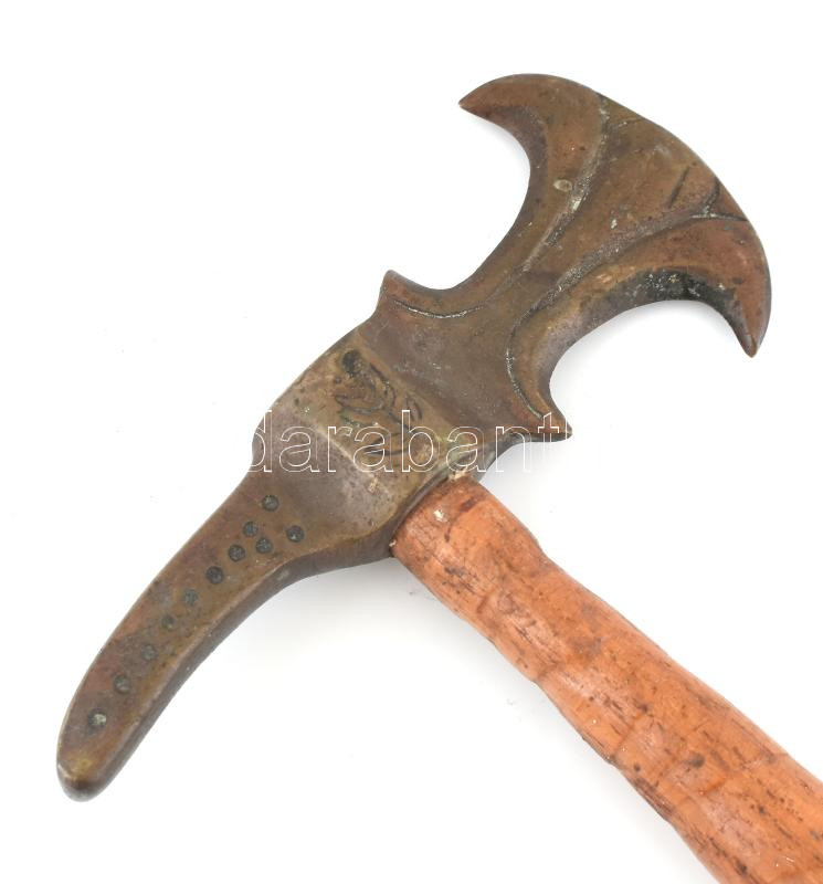 Cserkész réz fokos, Hungária felirattal. fa nyéllel. h: 53,5 cm - Image 3
