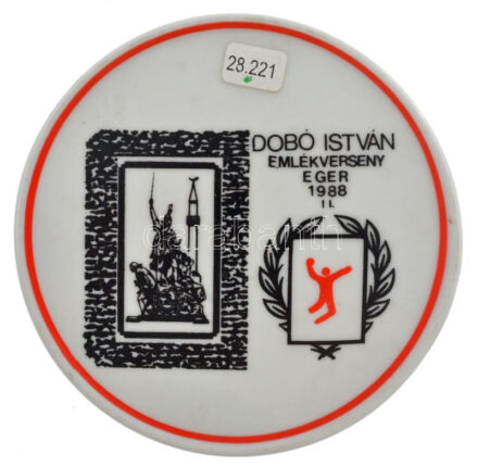 1988. 'Dobó István Emlékverseny Eger 1988 II.' egyoldalas hollóházi porcelán plakett, előoldalán '28.221' feliratú cetlivel (88mm) T:2 hátoldalán ceruzás firka