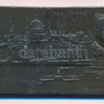 Józsa Gábor (1955-) 'Parlament - Budapest - Emlékül' egyoldalas bronz plakett (31x53mm) T:2,2- ph, karc, a peremen nagyobb ü.