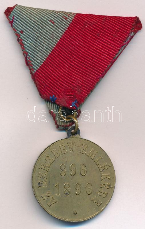 1896. 'Az ezredév emlékére - 896-1896 / Makó Város Képviselete' bronz érem mellszalagon (29mm) T:1-,2 - Image 2