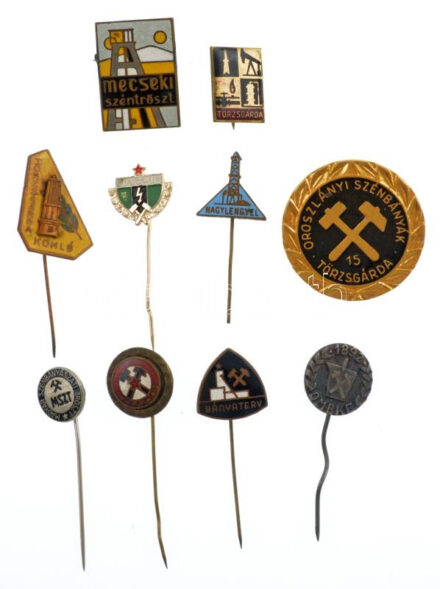 10db-os magyar bányász jelvény tétel, közte 'Mecseki széntröszt, Bányaterv, Törzsgárda' stb T:2 patina