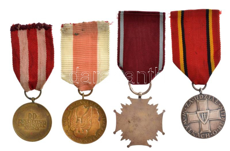 Lengyelország 4xklf kitüntetésből álló tétel, mindegyik szalagon, közte 1960. 'Lengyel Népköztársasági Érdemkereszt' ezüst fokozat, ezüstözött, zománcozott kitüntetés (zománchiba) T:2,2- Poland 4xdiff medal lot, all with - Image 2