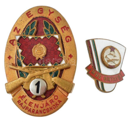 ~1960-1970. 'Az egység élen járó rajparancsnoka' zománcozott fém sapkajelvény (~48x32mm) + 'MHS oktató' zománcozott, festett fém kitűző (32x20mm) T:2 patina