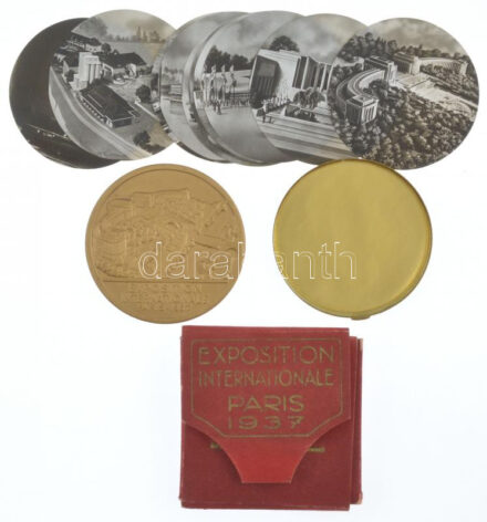 Franciaország 1937. 'Világkiállítás' kétoldalas, szétszedhető emlékérem, benne 10db fekete-fehér fénykép a kiállításról, eredeti papírtokban (58mm) T:1- France 1937. 'International Exposition' double-sided, detachable
