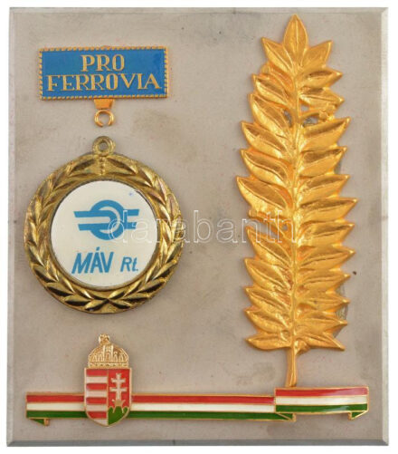 ~1970-1980. 'MÁV Pro Ferrovia' egyoldalas zománcozott fém plakett tokban (105x90mm) T:1-