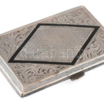 Ezüst (Ag) cigaretta tárca, jelzett, 5,5x8cm, nettó: 67g