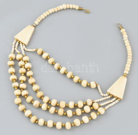 Dekoratív csont nyaklánc, h: 44 cm