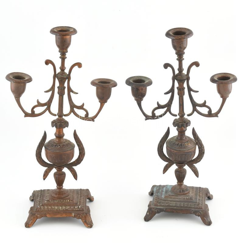 Bronz gyertyatartó pár, kicsit ferde, kopott, m: 35 cm