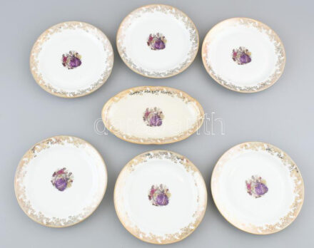 7 db Limoges tányér, jelzett, kopásnyomokkal, d: 19,5cm, 22,5x13,5cm