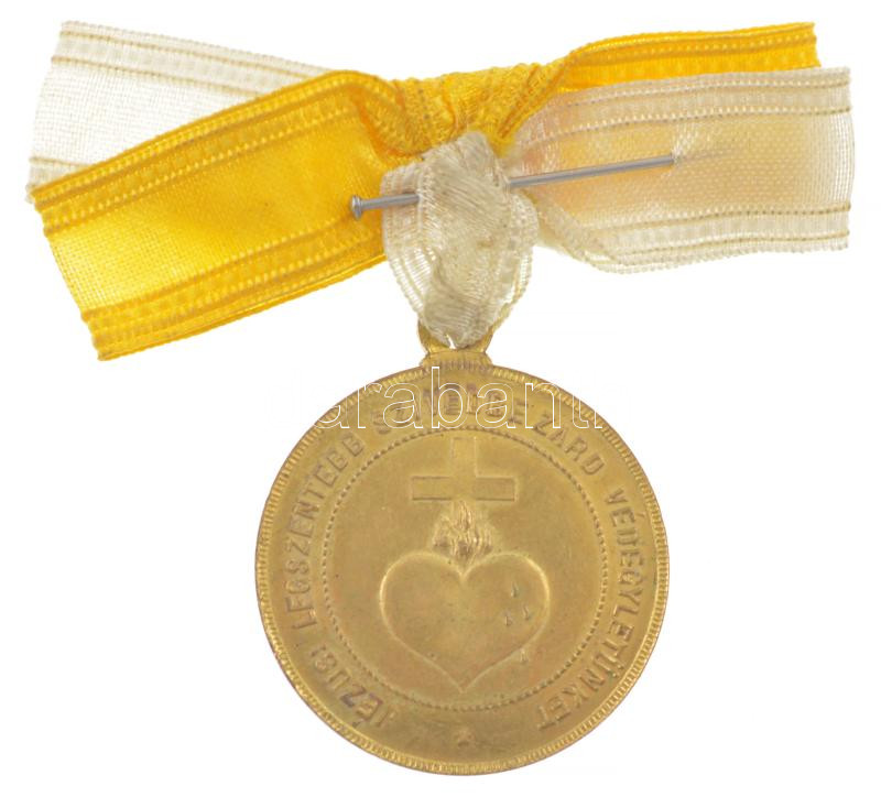 ~1930. 'Patrona Hungariae O.P.N. / Jézus legszentebb szívedbe zárd védegyletünket' aranyozott Br medál szalagon (30mm) T:2 - Image 2