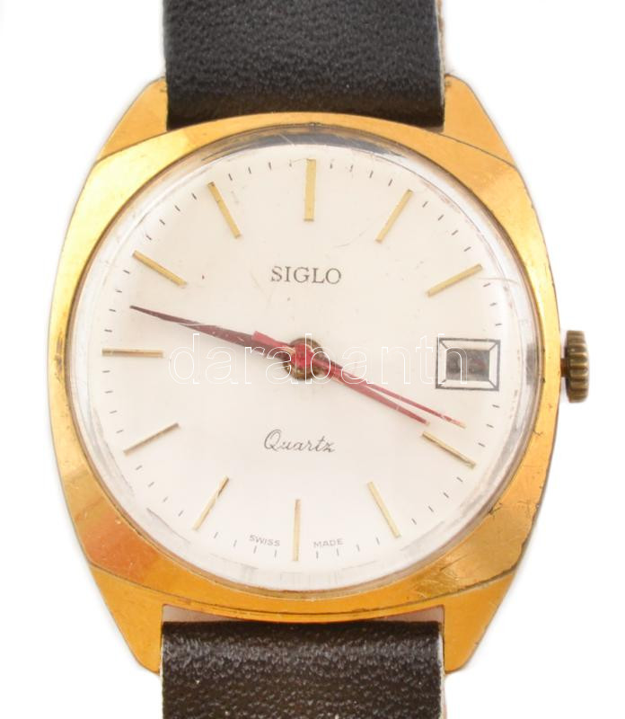 Siglo Quartz mechanikus svájci karóra, bőr szíjjal, kissé karcos tokkal, hátoldalán orosz nyelvű felirattal, d: 34 mm