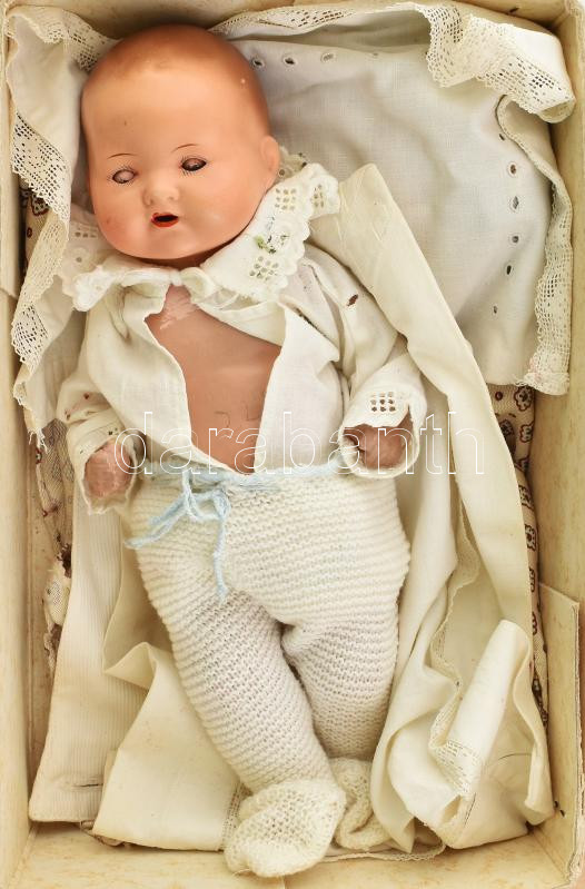 Armand Marseille Germany, német porcelán fejes baba, jelzett, kopásokkal, h: 25 cm
