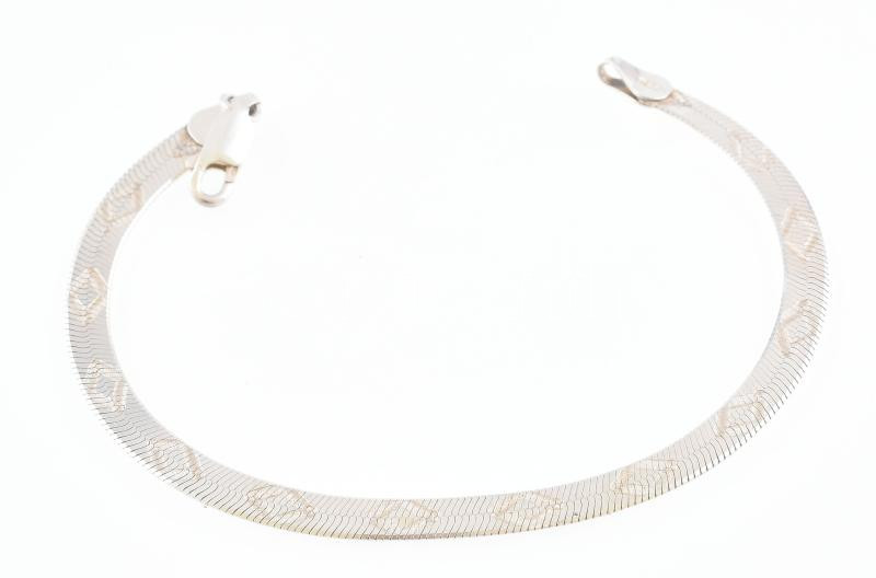 Ezüst(Ag) lapos, mintás kígyó karkötő, jelzett, h: 18 cm, nettó: 4,6 g