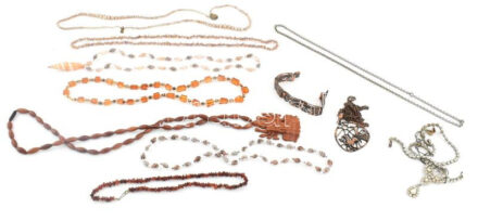 Vegyes bizsu nyakláncok.