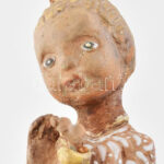 Kovács Margit (1902-1977): 'Szeret nem szeret'. Kerámia, jelzett, kopottas festéssel, m: 19,5 cm - Image 2