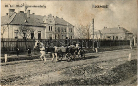 1913 Kecskemét, M. kir. állami gyermekmenhely, lovaskocsi. G. Fekete Mihály kiadása (fl)