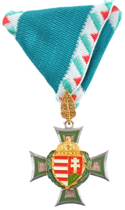 1996. 'Honvédelemért Kitüntető Cím I. osztálya' zománcozott ezüstözött fém kitüntetés mellszalagon, szalagsávval eredeti dísztokban T:1- Hungary 1996. 'Title of Merit 'For Defence', 1st Grade' enamelled silvered decoration with