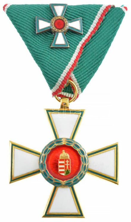 1991. 'A Magyar Köztársasági Érdemrend lovagkeresztje, polgári tagozat' zománcozott, aranyozott Ag kitüntetés fémjel nélkül, mellszalagon miniatűrrel T:1 / Hungary 1991. 'Order of Merit of the Hungarian Republic, Knight's Cross,