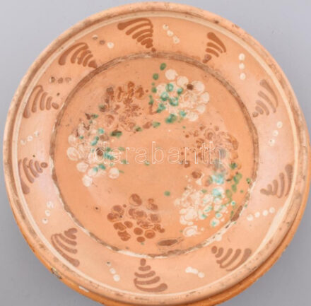 Antik erdélyi kerámiatál, kézzel festett cserép, jelzés nélkül, korának megfelelő állapotban. d: 20 cm