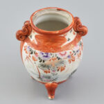 Kutani váza, Japán, 1930 körül. Porcelán, jelzett, kopott, fedele hiányzik, m: 10 cm