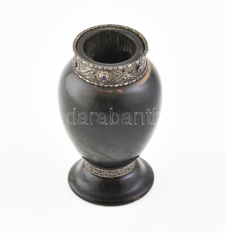 Ezüst (Ag) peremű, fa váza, sérült, jelzés nélkül, m: 10 cm