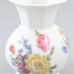 Német porcelán váza, jelzett, hibátlan, m: 12 cm