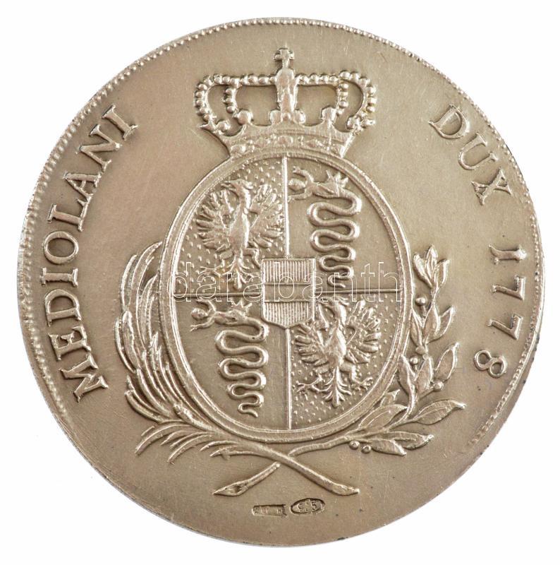 Olaszország 1995. 'Olasz Államok / Milánó 1778. 1S 'Mária Terézia' ' jelzett Ag replikája, eredeti díszdobozban, tájékoztató könyvecskével. Szign.:S.J. (30g/0,925/40mm) T:1,1- Italy 1995. 'Italian States / Milan 1778. 1 Scudo 'Maria - Image 2