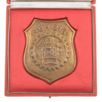 ~1960. 'MÜM 316 (Ipari Tanulóintézet)' egyoldalas bronz plakett eredeti tokban (95x78mm) T:1- patina - Image 2