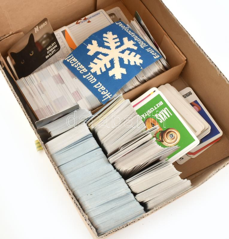 Több ezer darab magyar, reklámos kártyanaptár, sok egyformával, összesen kb 10 féle.