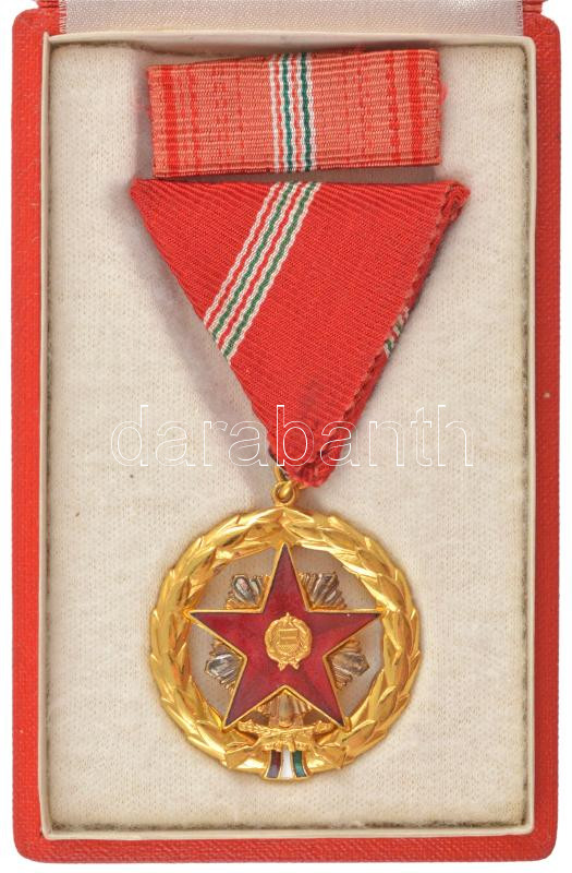 1957. 'Kiváló Szolgálatért Érdemérem' aranyozott, zománcozott kitüntetés, mellszalagon, eredeti tokban T:1- Hungary 1957. 'Distinguished Service Medal' gilt, enamelled decoration with ribbon in original case C:AU NMK 614. - Image 3