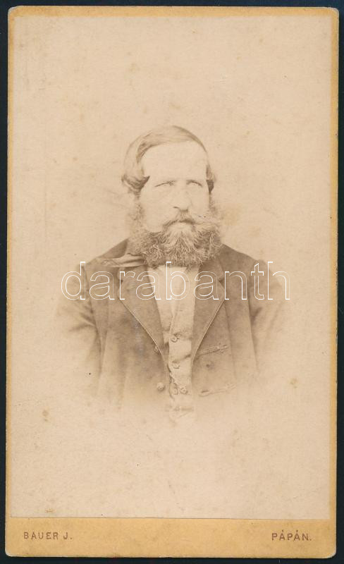 cca 1875 Férfiportré, keményhátú fotó Bauer János pápai műterméből, 10,5×6,5 cm