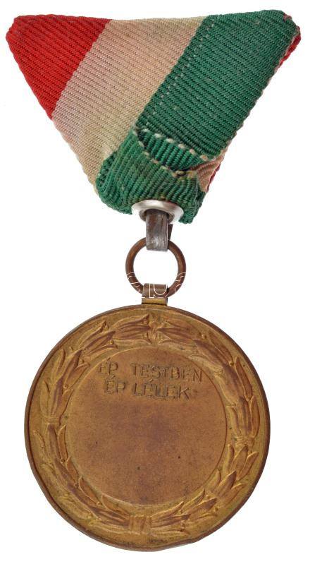 Zsákodi Csiszér János (1883-1953) ~1930. 'Csengery Antal a Polgári Iskola Megteremtője 1868. / Ép testben ép lélek' bronz emlékérem mellszalagon (36mm) T:2 - Image 2